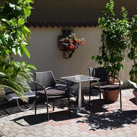 Eden Apart Otel 4*